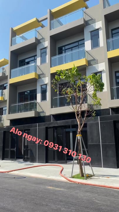 Nhà phố liền kề Bcons Eden Park Dĩ An 72.9m² giá 5.5 tỷ - Sản phẩm cực hiếm!