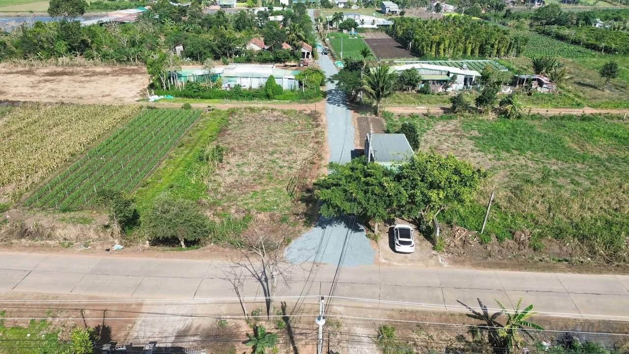 Đất nền Thôn 4, Xã Cư Ni, 200m² giá 300 triệu - Nhanh tay sở hữu!