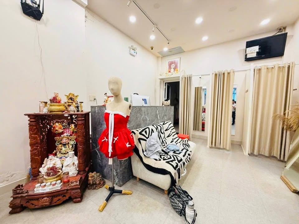 Nhà đẹp Phường Tân Sơn Nhì, Quận Tân Phú 64m² giá 8.2 tỷ - An cư lý tưởng!