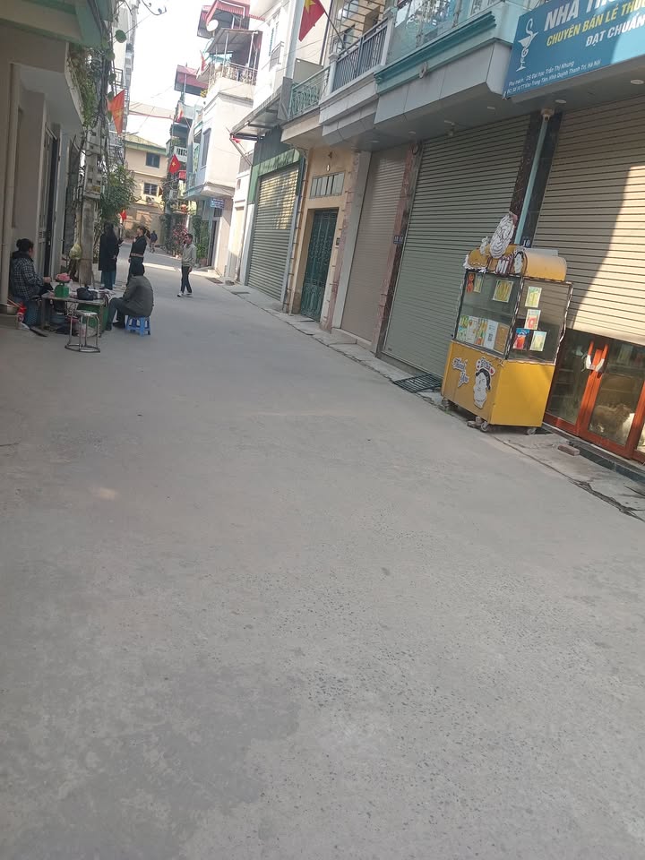 Nhà 5 tầng Thị trấn Văn Điển 175m² giá 5 tỷ - Mặt tiền ô tô đỗ cửa!