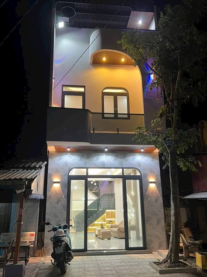 Nhà mới hoàn thiện 72m² tại Phường 1, Sóc Trăng giá 3.8 tỷ - Sẵn sàng vào ở và kinh doanh!