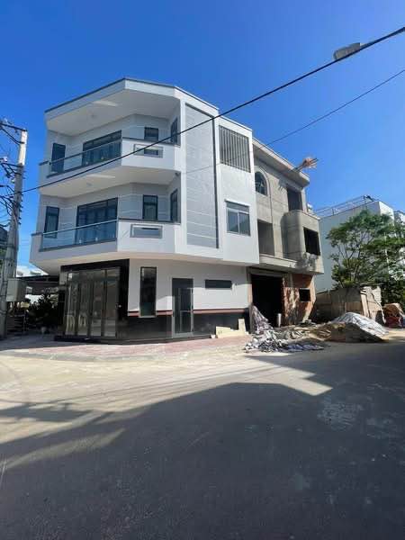 Nhà Đẹp 3 Tầng Ôm Góc Trần Tự Khánh 50m² giá 5 tỷ - Sẵn sàng vào ở ngay!