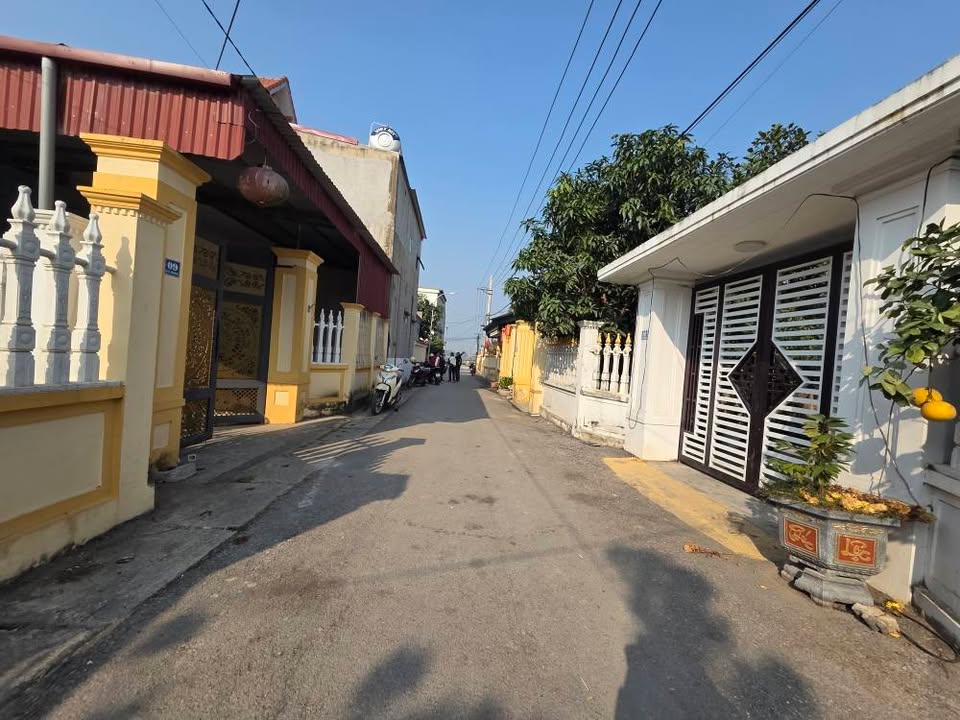 Đất nền 370m² tại Quảng Định, Thanh Hóa - Sổ đỏ chính chủ, giá chỉ 2 tỷ!