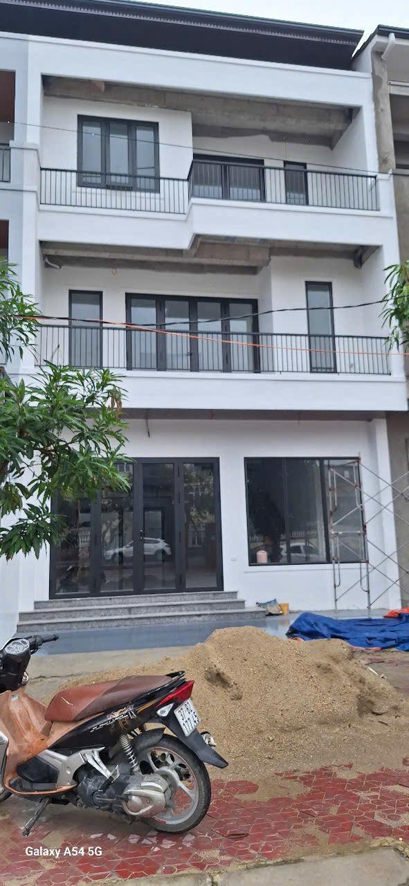 Nhà cho thuê 3 tầng Phường Bến Thủy, Giá 13 triệu - Phù hợp làm văn phòng và ở