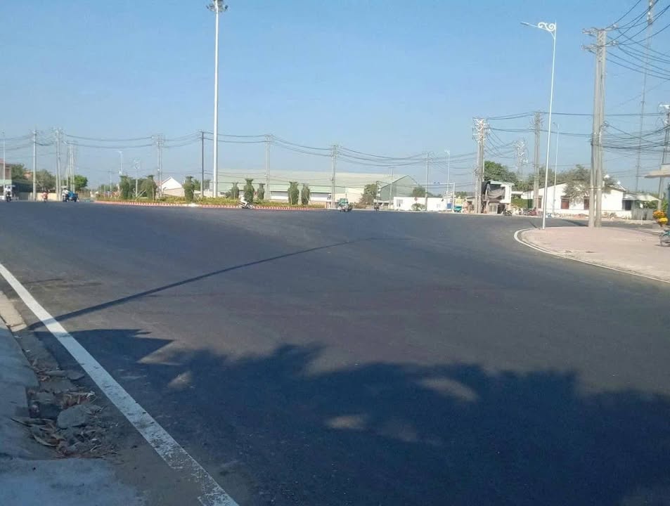 Cho thuê nhà kho xưởng mặt tiền đường tỉnh lộ 833, Long An 540m² - Phù hợp kinh doanh lâu dài!