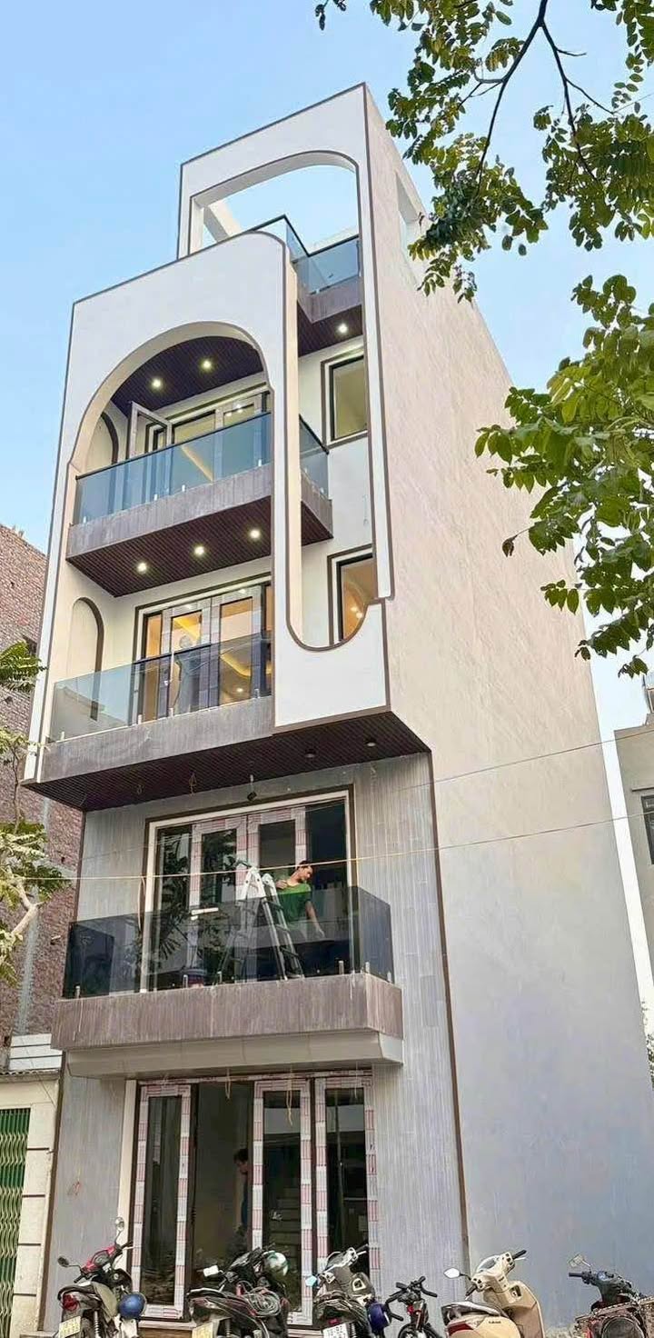 Nhà 5 tầng Khu Đô Thị Mỹ Trung Nam Định 60m² giá 6.5 tỷ - Vị trí đắc địa, thang máy tiện nghi!