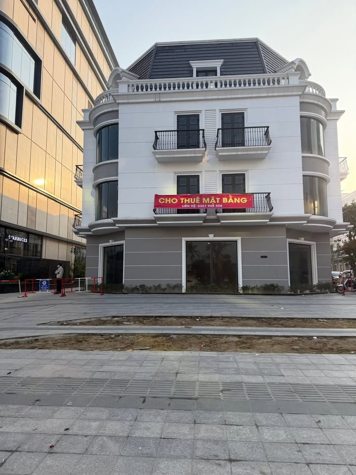 Cho thuê mặt bằng kinh doanh tại Vincom Vinh 150m² - Mặt tiền thuận lợi, giá tốt!