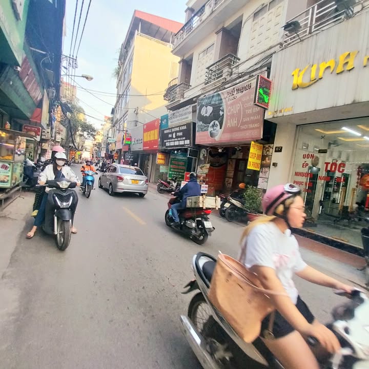 Nhà đẹp ngõ 43 Cổ Nhuế 105m² giá 8 tỷ - Sẵn sàng giao dịch!