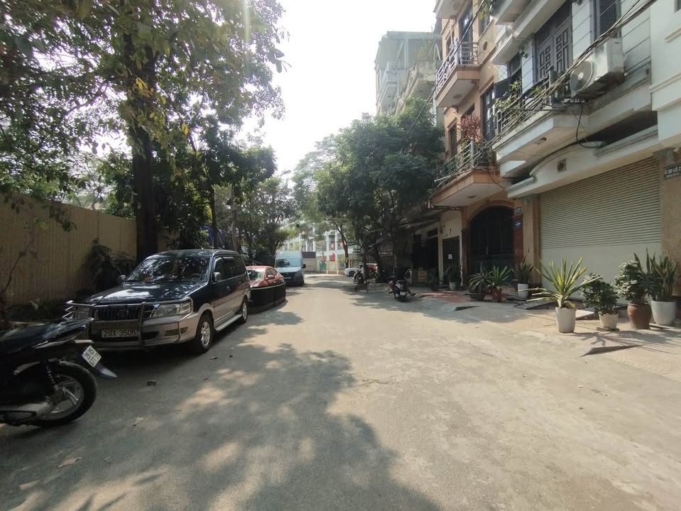 FrontHouse Hoàng Mai 63m² giá 33.5 tỷ - Kinh doanh sầm uất, ô tô tránh đỗ thoải mái!