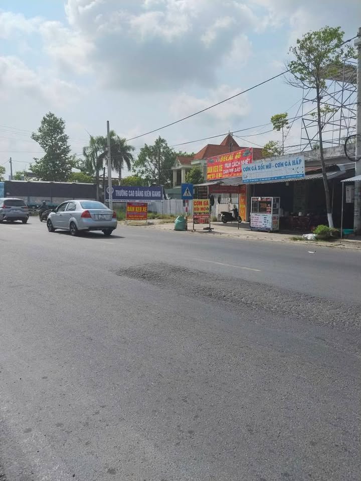 Bán nhà mặt tiền QL61, Rạch Giá, Kiên Giang 415m² giá 3.6 tỷ - Đầu tư sinh lời ngay!