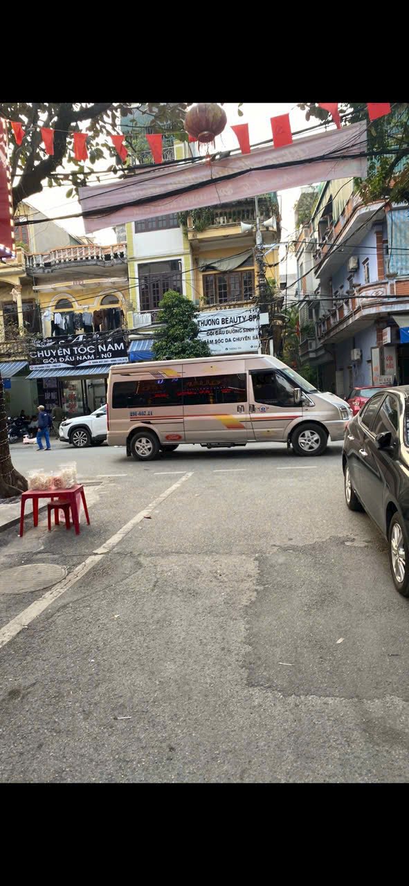 Bán gấp nhà lô góc 2 mặt tiền tại Đường Châu Cầu, Phủ Lý - Diện tích 75m², giá thỏa thuận!