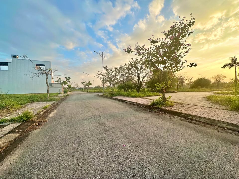 Đất nền KDC Tây Bàu Giang 100m² giá 1.3 tỷ - Đối diện công viên tuyệt đẹp!