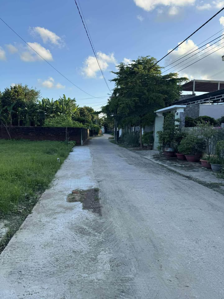 Đất nền La Thọ, Điện Bàn 102m² giá 8xx triệu - Vị trí đắc địa, dân cư đông đúc!