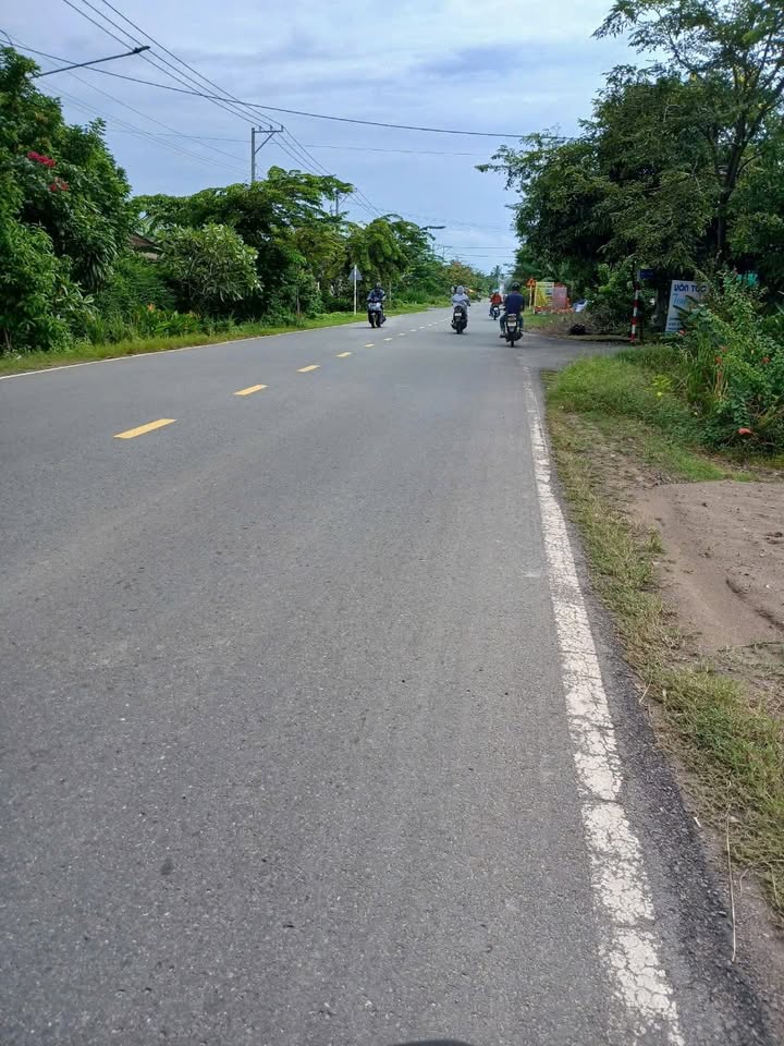 Đất mặt tiền đường Nguyễn Văn Linh 92.5m² giá 1.8 tỷ - Kinh doanh thuận lợi!