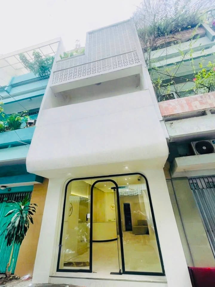 Nhà cho thuê tại Phường Tân Định, Quận 1 - Diện tích 64m² - Kinh doanh lý tưởng!
