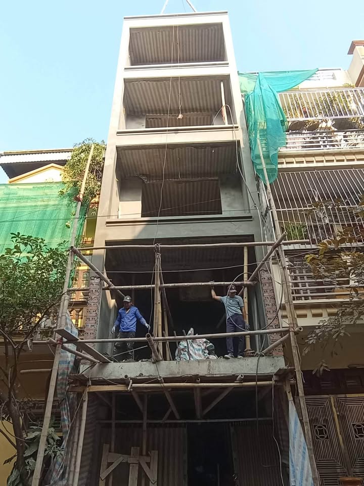 Nhà mặt đường Khu Bãi Vượt, Nam Định 61m² giá 6.x tỷ - Thiết kế hiện đại và tiện nghi!