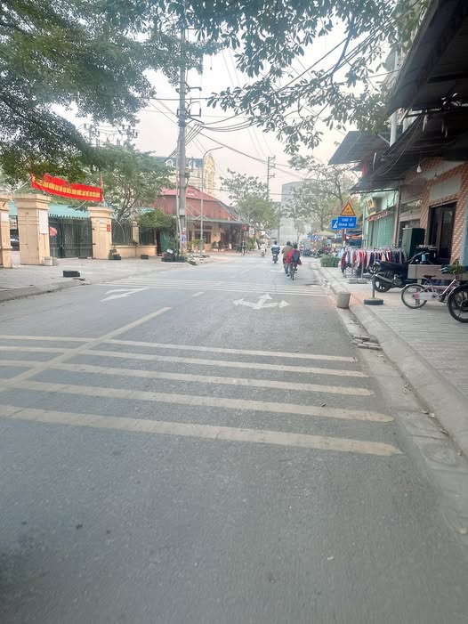 Đất nền Liên Đàm Yên Thường 1000m² giá thỏa thuận - Ba mặt tiền ô tô tránh nhau!