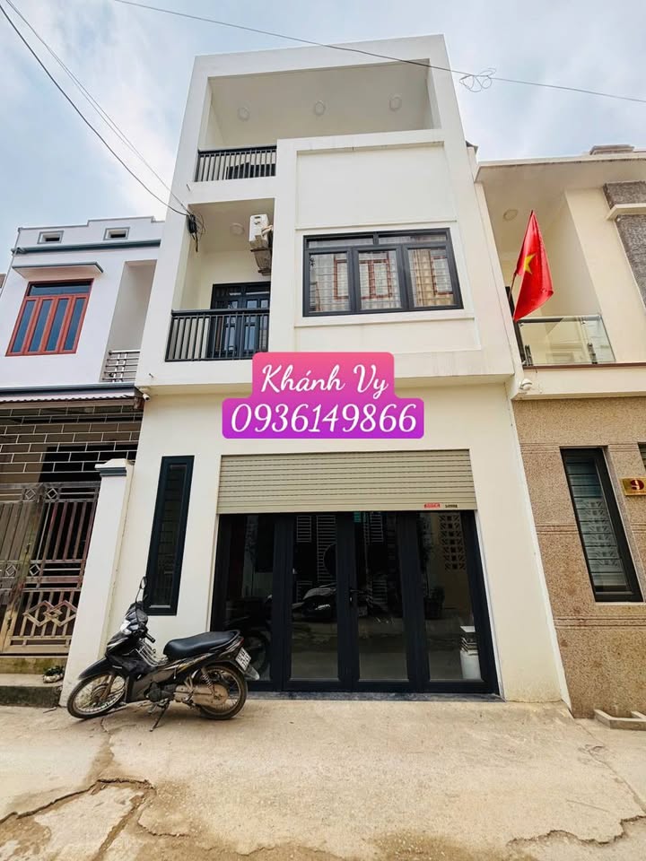 Nhà 3 tầng đường Ngô Quyền, phường Đông Kinh, 62m² giá 2.4 tỷ - Thiết kế hiện đại, sẵn sàng vào ở!