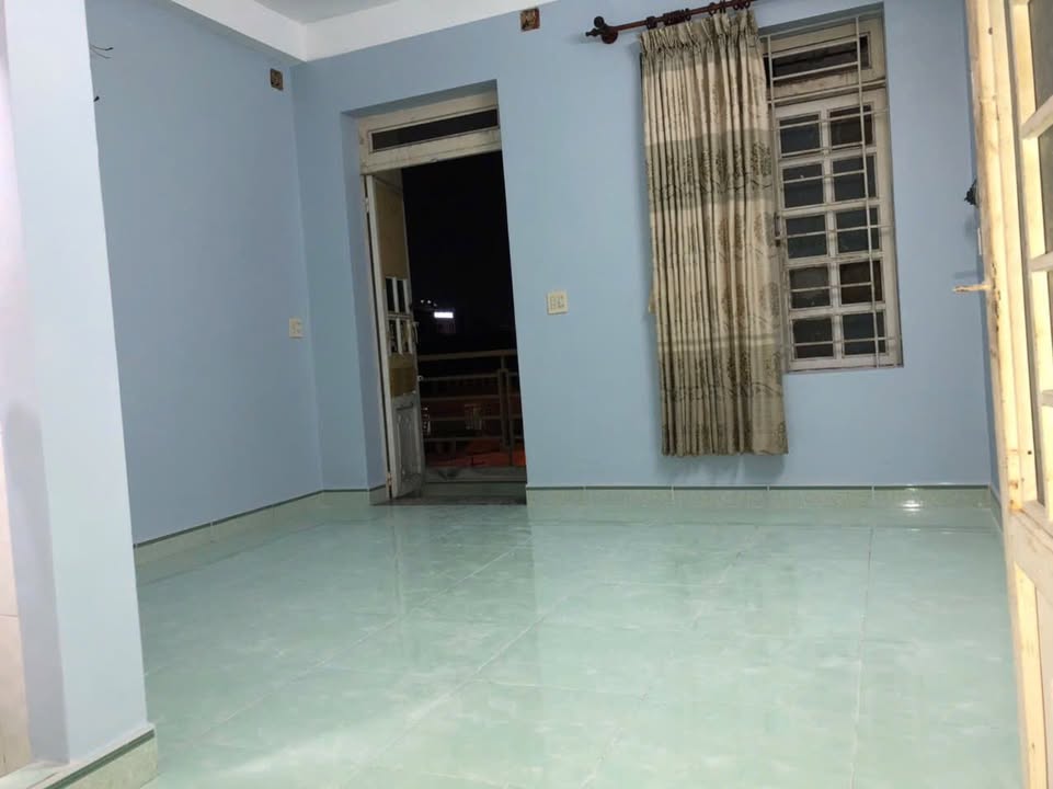 Căn hộ cho thuê Gò Vấp 2.6 triệu - Ban công và cửa sổ trời thoáng mát!