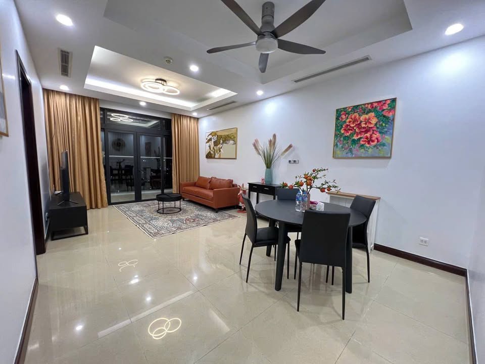 Căn hộ Royal City R5 Bắc Từ Liêm 104m² giá 14,x tỷ - Tầng cao, Full nội thất!