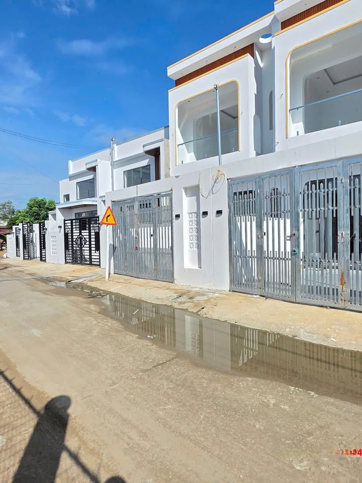 Nhà lầu xây sẵn tại Xã Tân Bình, Huyện Vĩnh Cửu 85m² giá 1.94 tỷ - Phong thủy cực tốt!