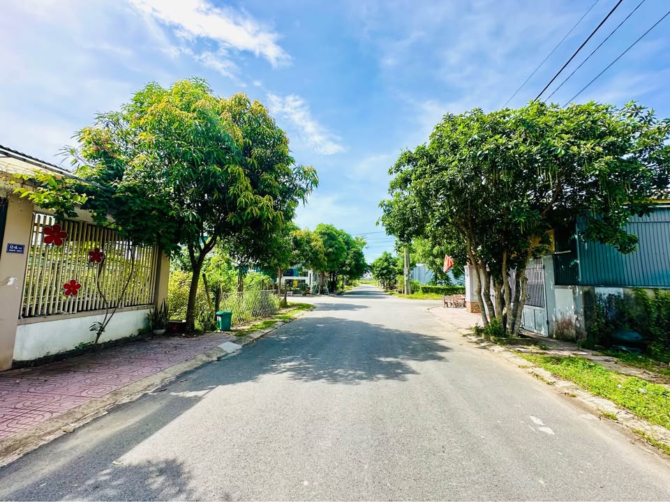 Đất nền Đông Tân, Thạch Hạ 135m² giá 3.3 tỷ - Hướng Đông, gần đường lớn