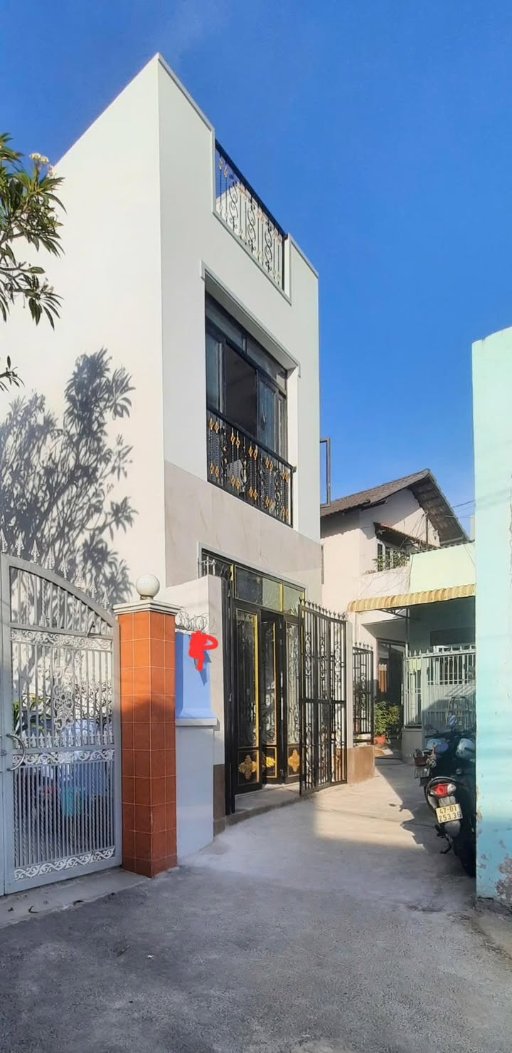 Nhà bán phường Linh Chiểu, Thủ Đức 50m² giá 5.5 tỷ - Ô tô vào tận nhà!