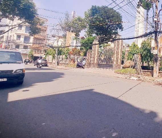 Nhà bán Lạc Long Quân 81m² giá 8.6 tỷ - Đầu tư sinh lời ngay!