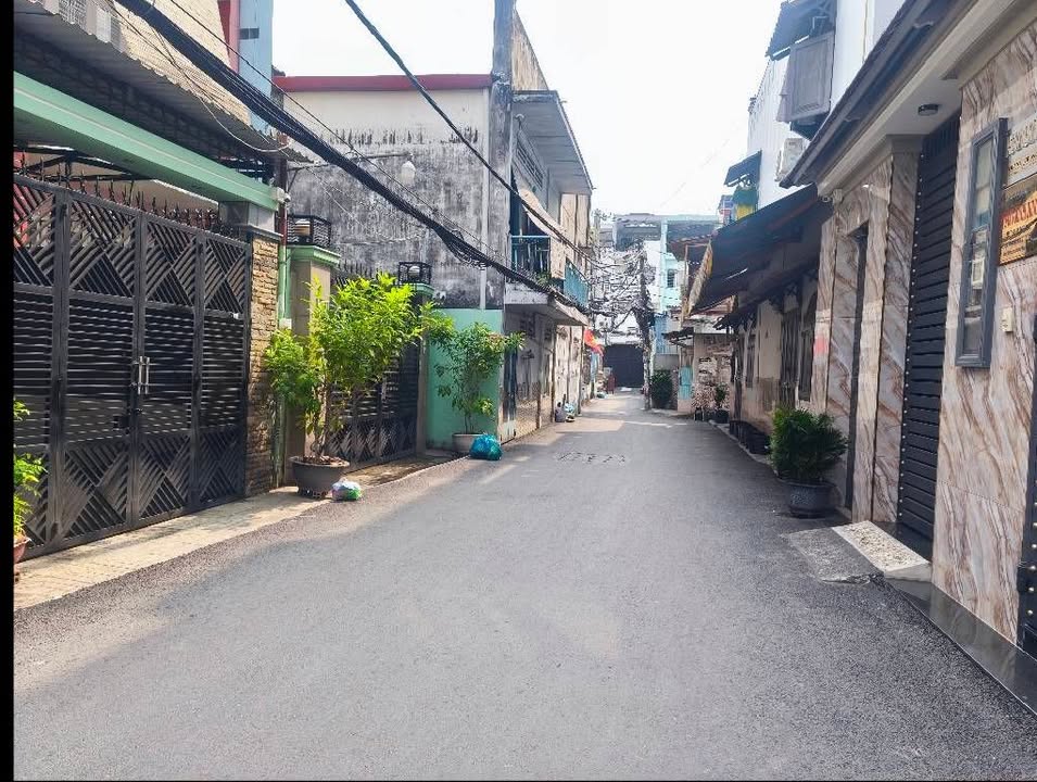 Nhà 4 tầng hẻm xe hơi An Ninh Quang Trung 67m² giá 7,2 tỷ - Nội thất gỗ sang trọng!