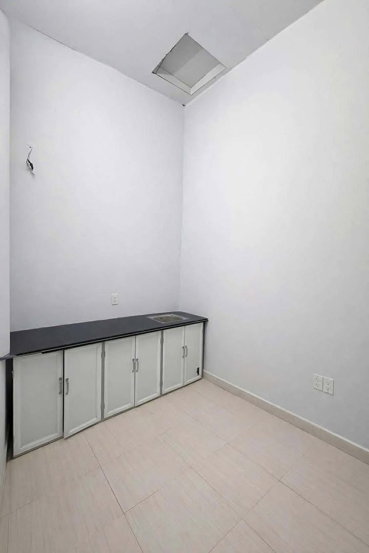 Cho thuê sàn văn phòng 85m² tại KĐT Waterfront - Vị trí đắc địa, tiện ích đầy đủ!