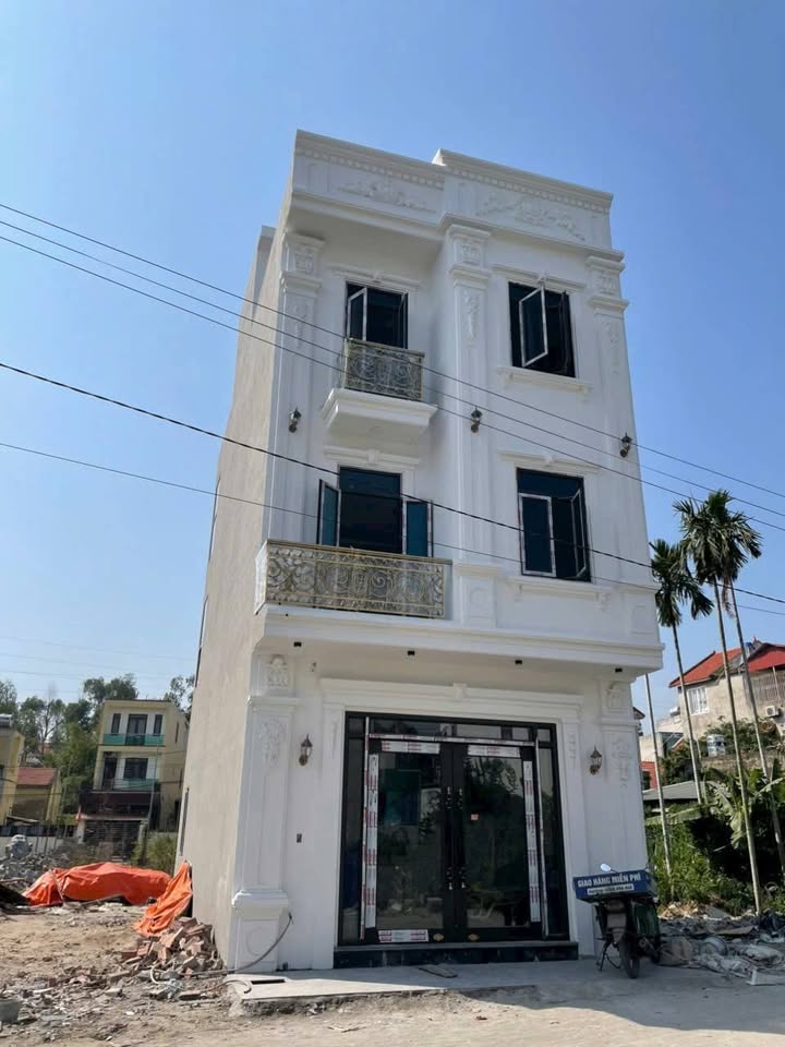 Nhà đẹp 3,5 tầng Khu 5 Hà Khẩu 60,5m² giá 3 tỷ - Thiết kế hiện đại, trẻ trung!