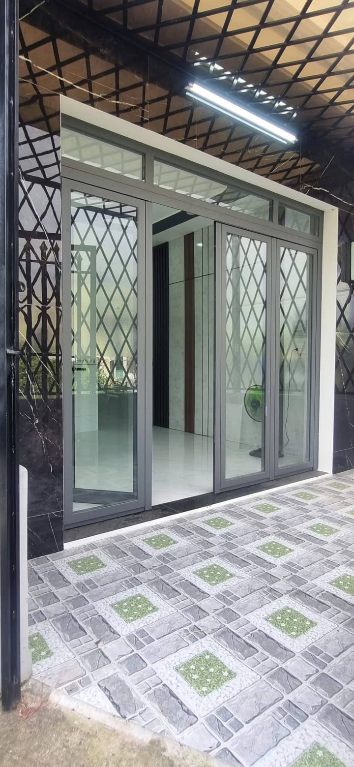 Nhà mới 56m² tại Tân Quý Tây, Bình Chánh giá 2,29 tỷ - Nội thất cao cấp, gần đường nhựa!