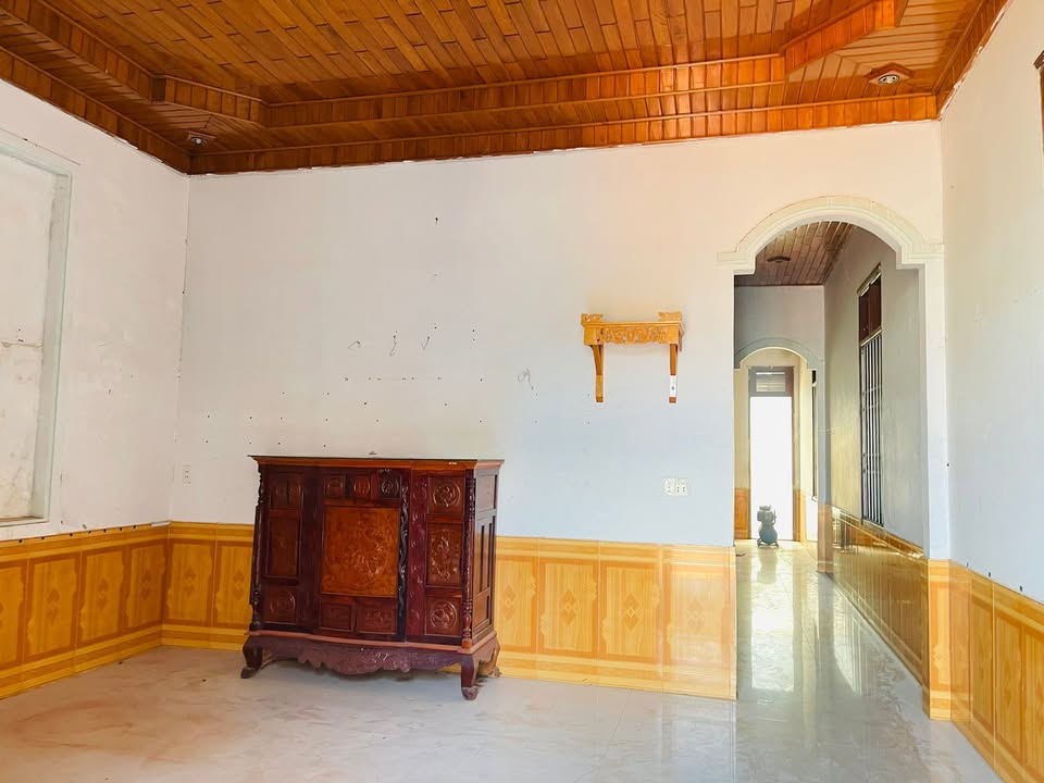 Nhà mặt tiền Trần Hưng Đạo, Đông Hòa, 2 phòng ngủ - Giá chỉ 4 triệu/tháng!