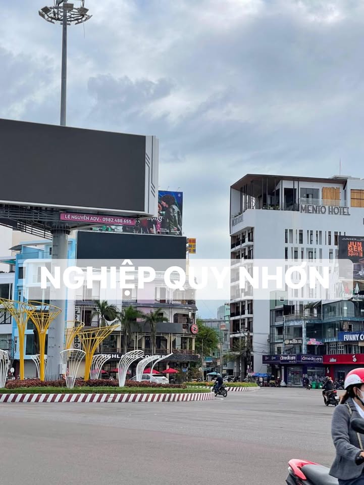 Nhà mặt tiền đường Nguyễn Huệ, TP. Quy Nhơn 132m² giá 19 tỷ - Đầu tư sinh lời ngay!