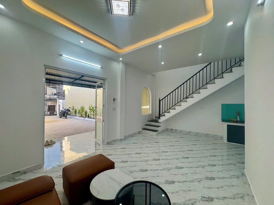 Nhà 2 tầng tại 156 Nguyễn Công Phương, Quảng Ngãi 123m² - Vị trí trung tâm, dễ kinh doanh!