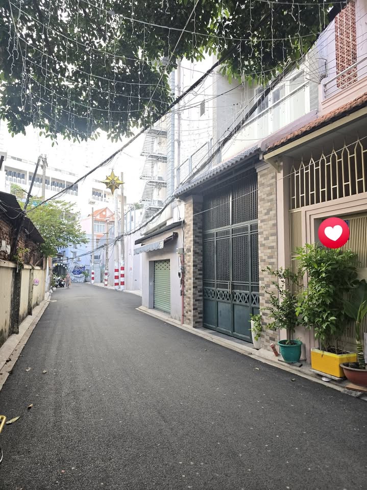 Nhà cho thuê hẻm 15 Phạm Văn Hai, Quận Tân Bình, 50m² - Không gian sống thoáng đãng!