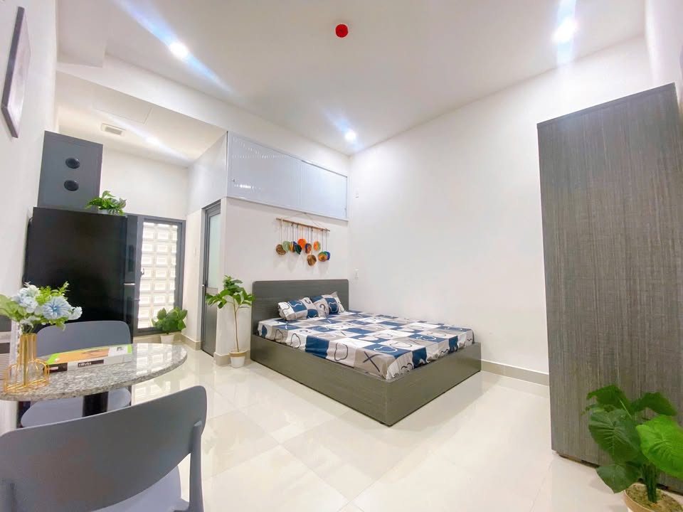Phòng cho thuê quận Tân Bình 30m² giá 5.8 triệu - Không gian rộng thoáng, đầy đủ nội thất!
