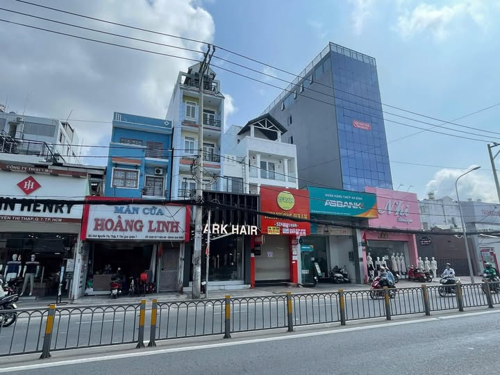 Nhà phố mặt tiền Nguyễn Thị Thập, quận 7, 100m² giá 24.5 tỷ - Vị trí kinh doanh sầm uất!
