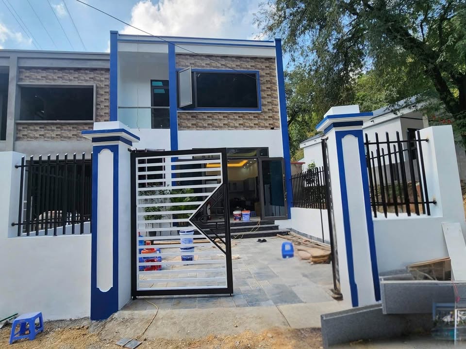 Nhà 2 Tầng Phường Cẩm Thạch 100m² giá 1.8 tỷ - Full nội thất, chỉ việc vào ở!