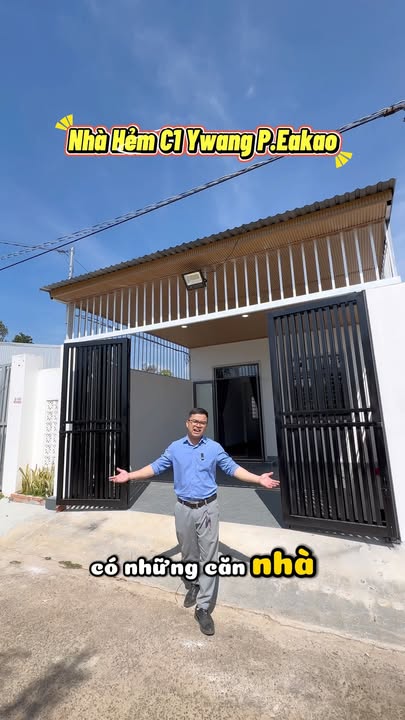 Nhà phố Buôn Hdok, Ea Kao, 125m² giá 2.39 tỷ - Sân vườn nhỏ, đầy đủ nội thất!