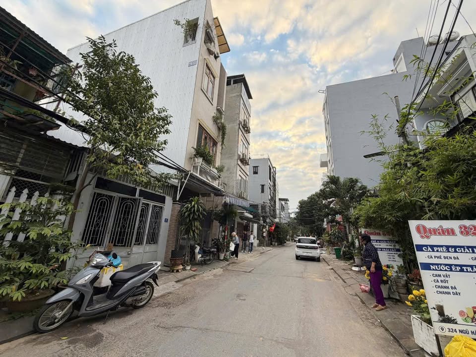 Nhà 3 tầng Tô Hiến Thành 100m² giá 16.2 tỷ - Gần biển Mỹ Khê chỉ 200m!