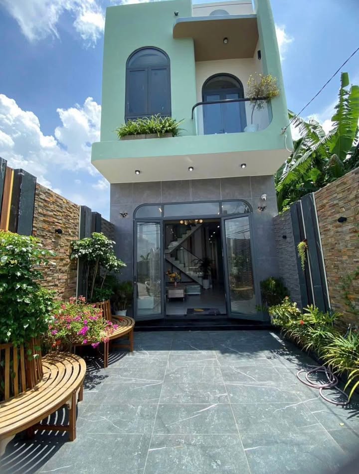 Nhà phố Nguyễn Hữu Trí, Bình Chánh 100m² giá 950 triệu - Hạ giá 100 triệu trước Tết!