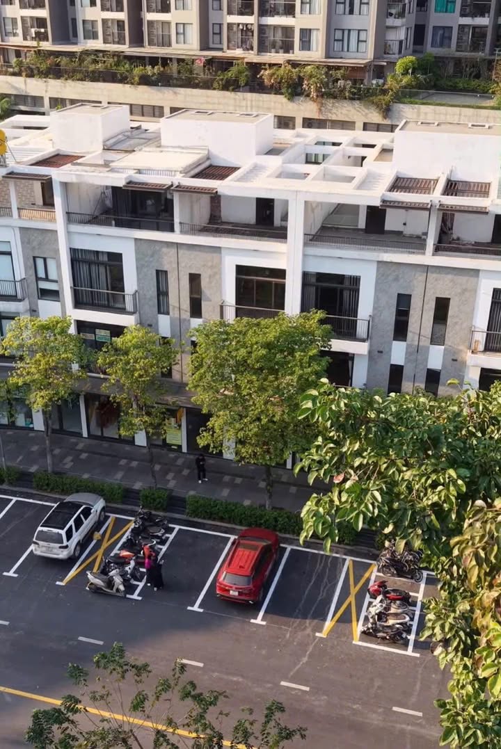 Nhà phố Vịnh Đảo Hoài Đức 100m² giá chỉ 24 tỷ - Vị trí đẹp, kinh doanh thuận lợi!