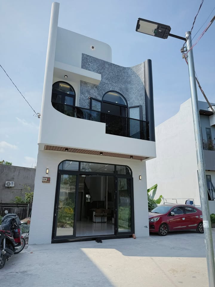 Nhà trệt lầu hẻm 311 Nguyễn Văn Cừ, 54.7m² giá 3.45 tỷ - Thiết kế hiện đại, sẵn sàng ở ngay!