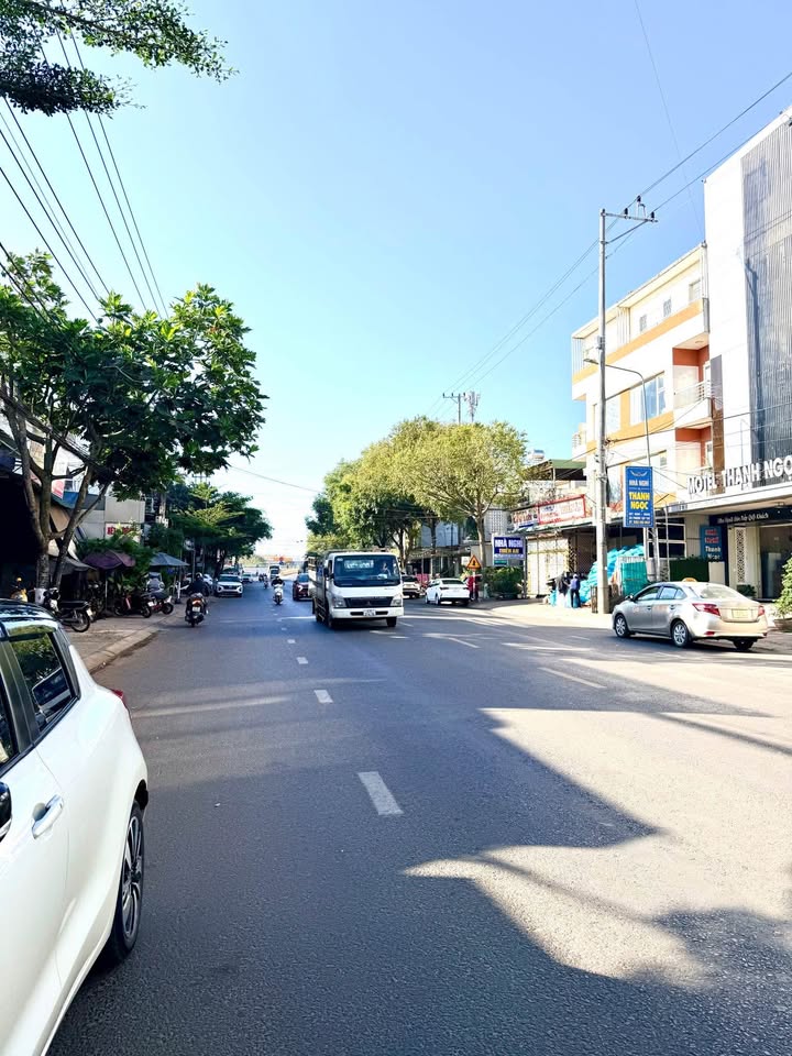 Đất mặt tiền Đinh Tiên Hoàng, TP Buôn Ma Thuột 90m² giá 9.9 tỷ - Kinh doanh sầm uất!