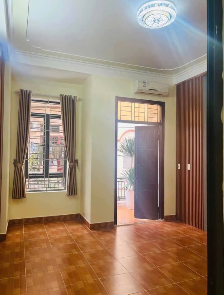 Nhà 3 Tầng Ngự Câu, An Thượng, Hoài Đức 150m² giá 5 triệu - Không thể bỏ lỡ!