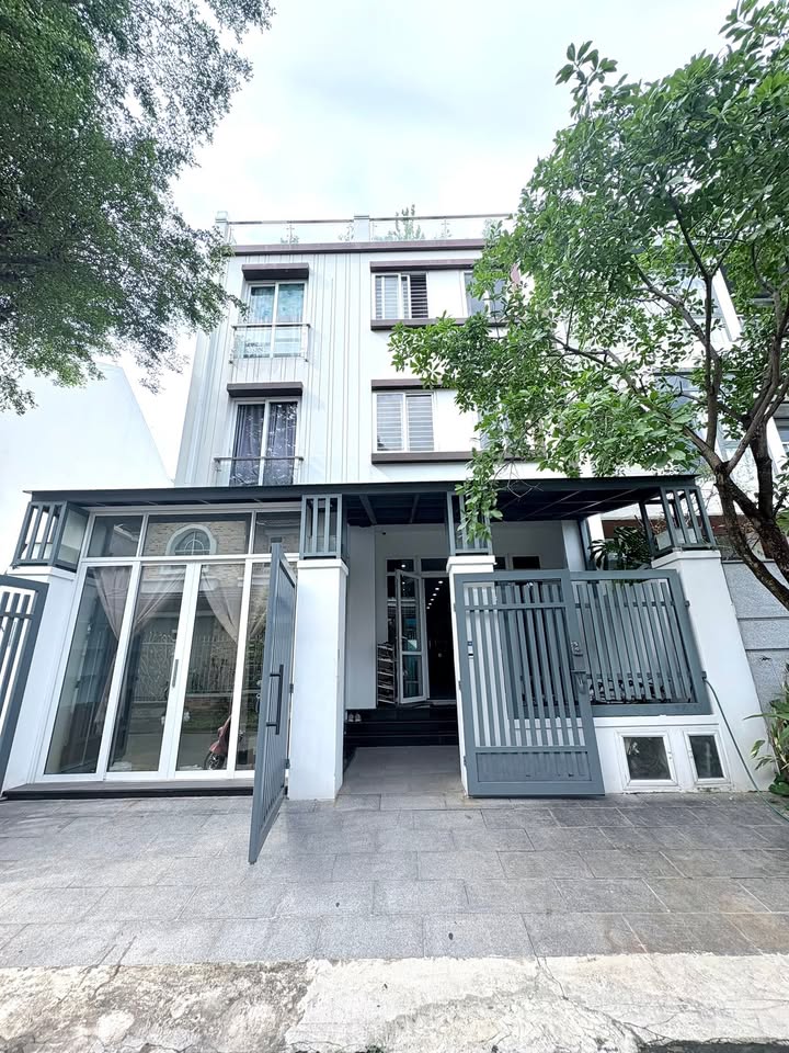 Biệt thự song lập Phú Mỹ Hưng Quận 7 7PN - Giá thuê thương lượng - Cho phép làm AirBNB!