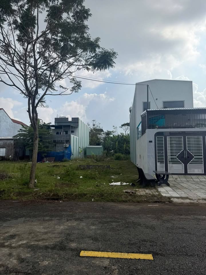 Đất mặt tiền đường Thân Văn Nhiếp, Hòa Quý, Đà Nẵng 100m² - Vị trí đắc địa gần ủy ban!