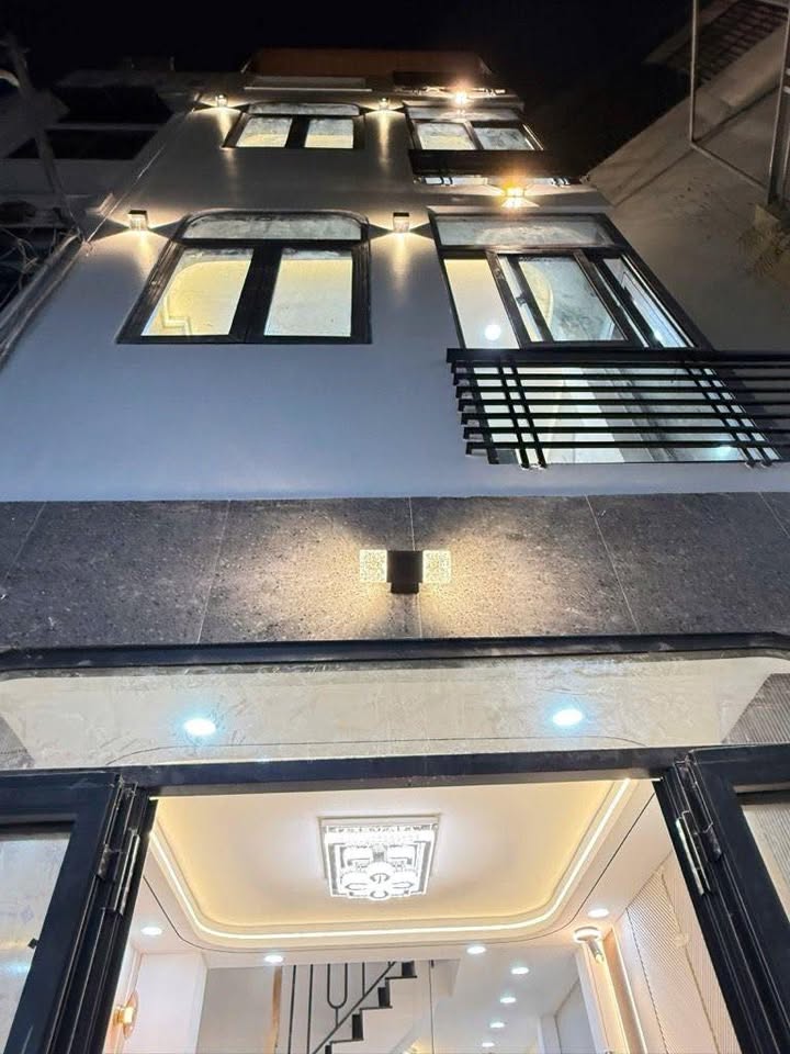 Nhà 3 tầng mới xây tại Phú Nhuận 31.5m² giá 7.25 tỷ - Đầy đủ nội thất, sẵn sàng ở ngay!