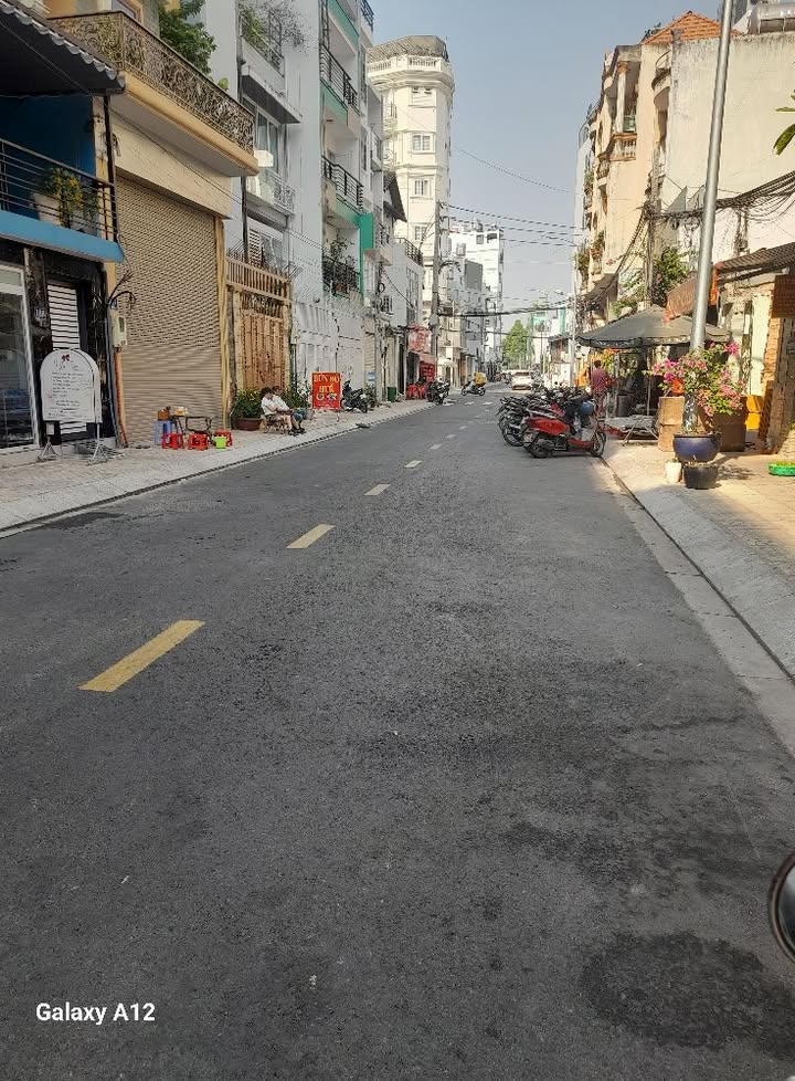 Bán gấp khu nhà trọ 376m² Bình Đông, Quận 8 - Đầu tư sinh lời chỉ 18 tỷ!